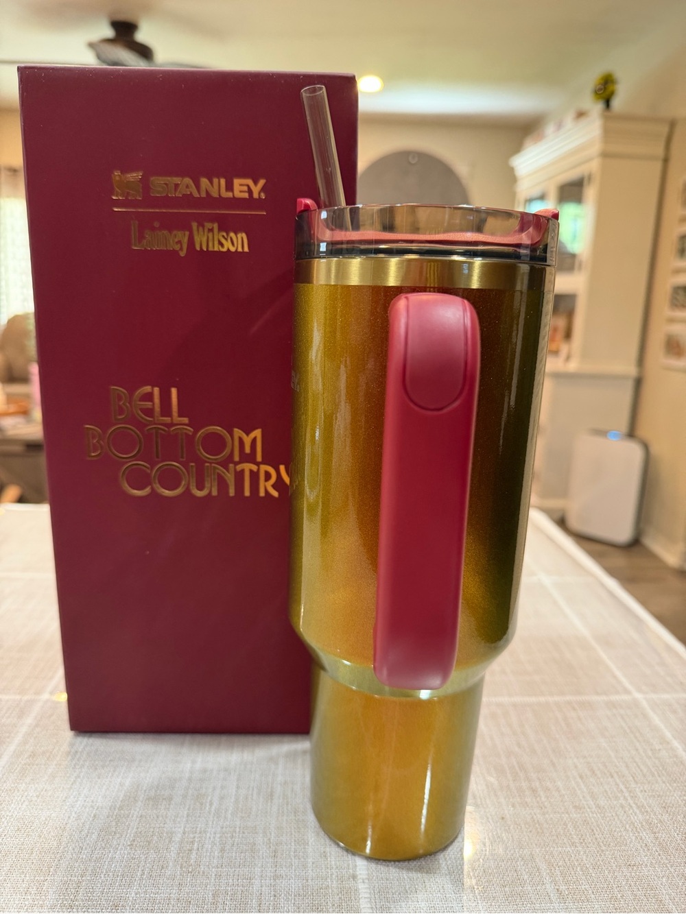 Lainey Wilson X Stanley Country Gold 40oz Tumbler - Picture 3 of 6